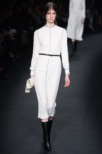Look 38
